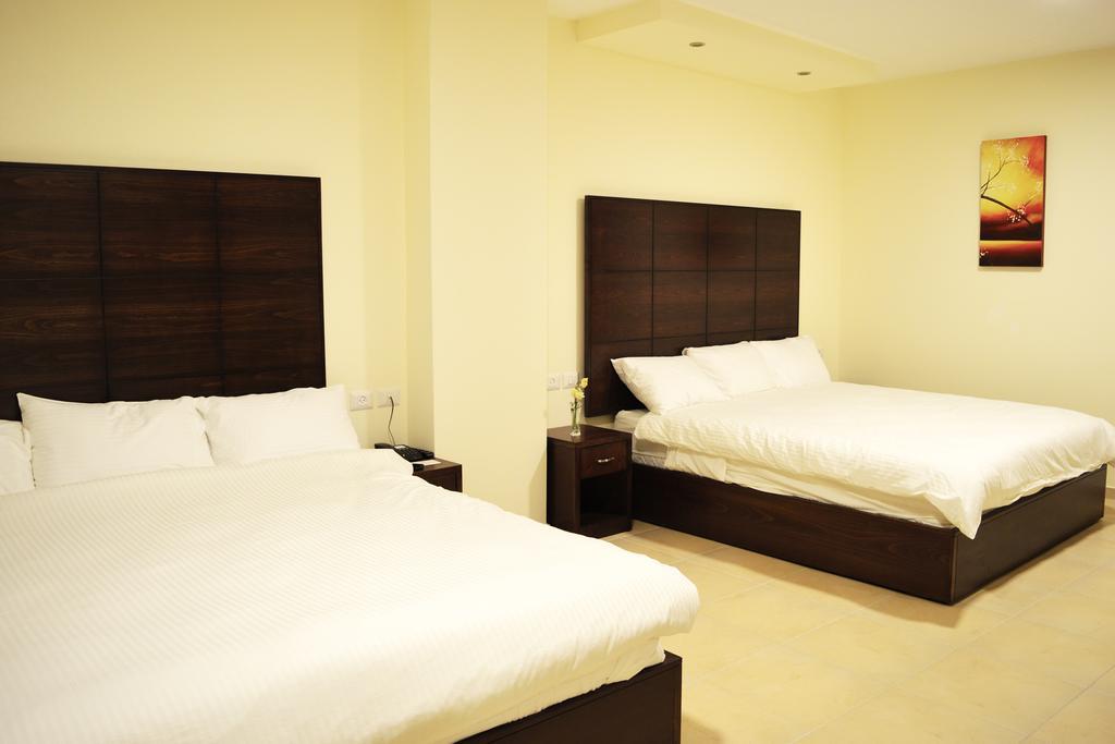 Taybeh Golden Hotel รามัลเลาะห์ ภายนอก รูปภาพ