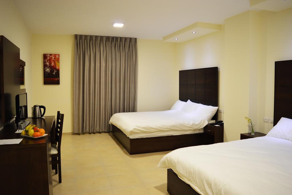 Taybeh Golden Hotel รามัลเลาะห์ ภายนอก รูปภาพ