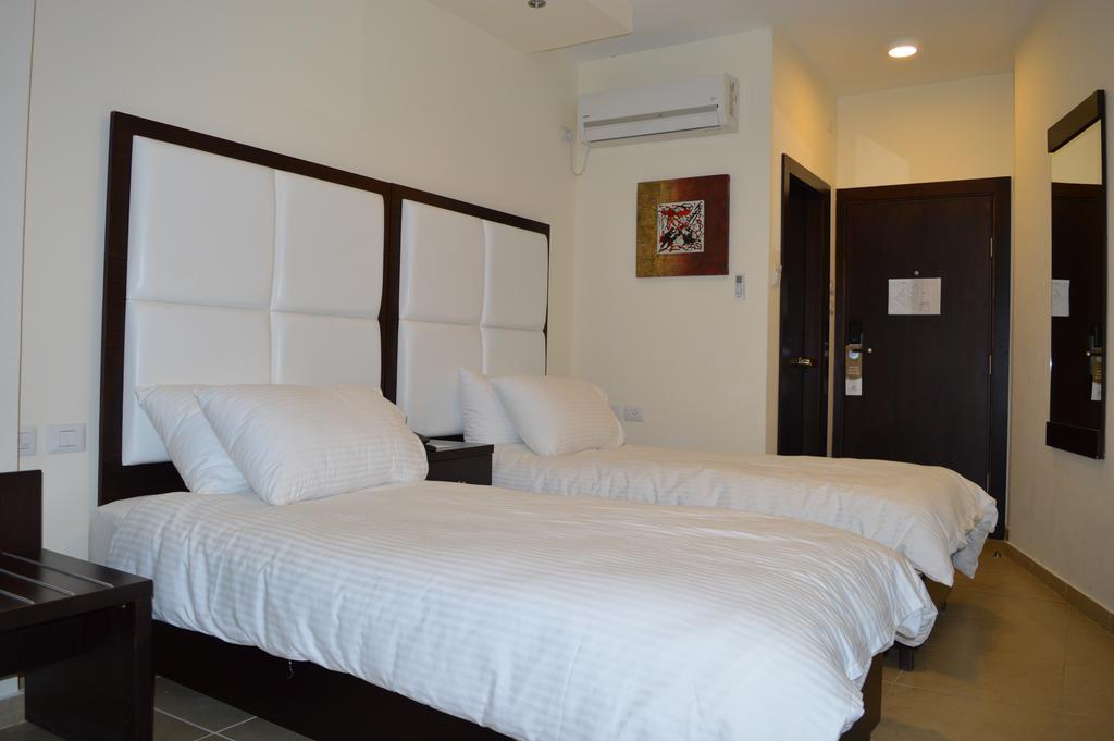 Taybeh Golden Hotel รามัลเลาะห์ ภายนอก รูปภาพ