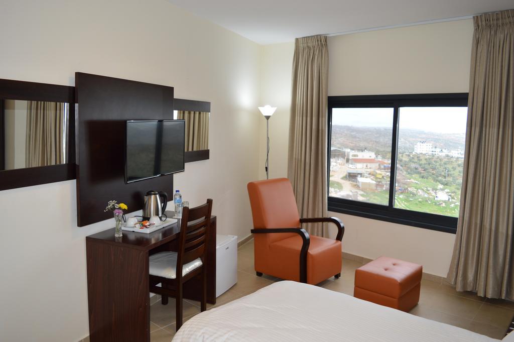 Taybeh Golden Hotel รามัลเลาะห์ ภายนอก รูปภาพ